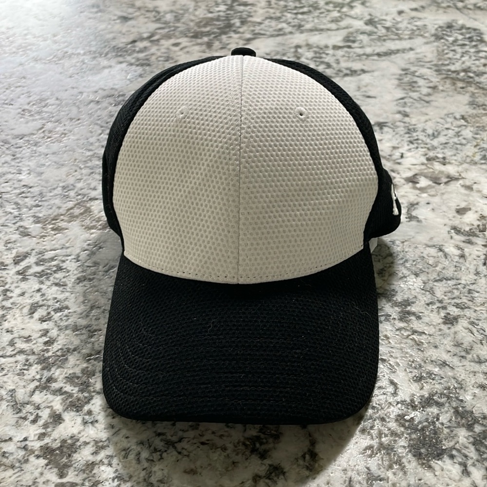 NWOT Under Armour Hat